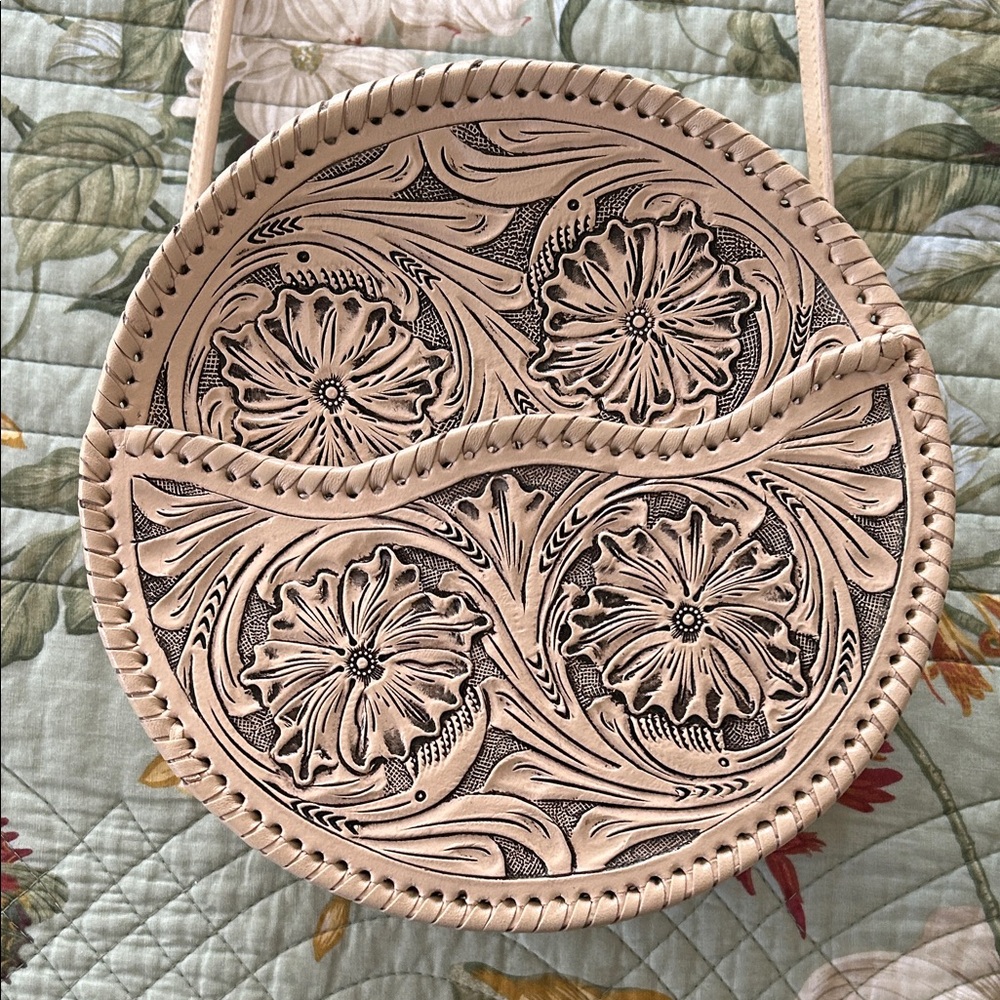 El Guante Floral Embossed Round Leather Bag